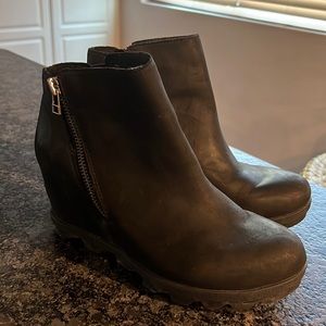 Sorel Joan of Ark Wedge with side zipper